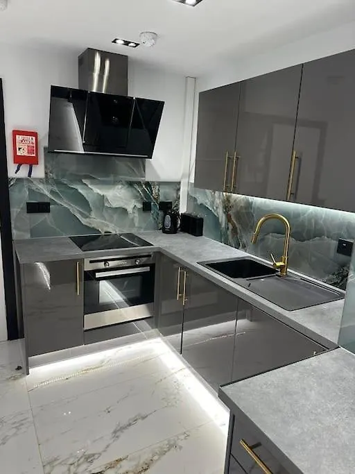 Jupiter Lux Spacious Terrace & Free Parking Nottingham